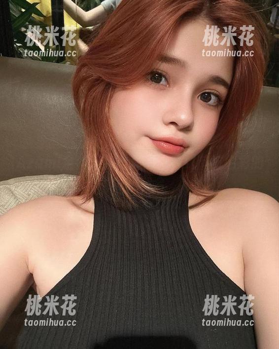 Azami全套天台写真原图：细节与色彩的完美融合