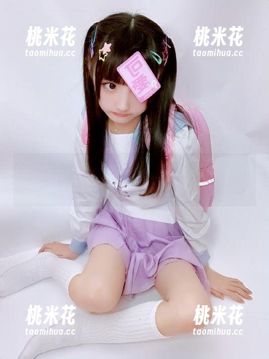 Feilin嗲囡囡-方绮言Ayaka Feilin嗲囡囡 - 探索方绮言Ayaka丝袜之美,精彩图集等你下载收藏
