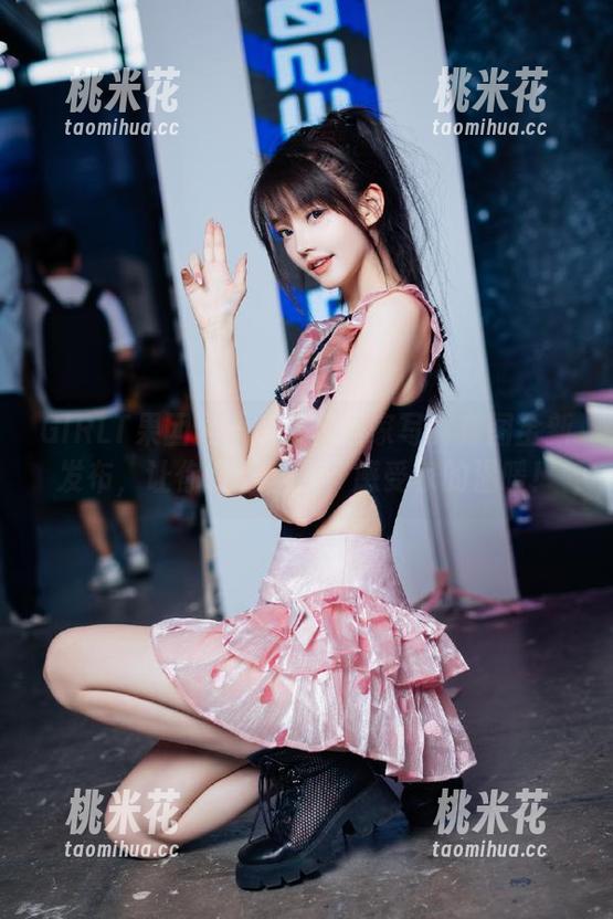 GIRLT果团网-龚玥菲 GIRLT果团网 - 龚玥菲居家写真套图全新发布,让你轻松下载,感受家的温暖!