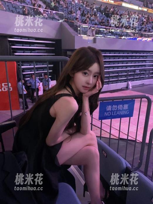 GIRLT果团网 果团网的妹妹原图写真系列,揭秘她的甜美与时尚秘笈