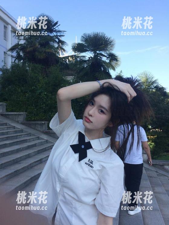 HuaYang花漾-小海臀Rena HuaYang花漾 - 掀起视觉盛宴:“小海臀Rena”独特私拍原图,大理旅拍的每一帧都让人心动