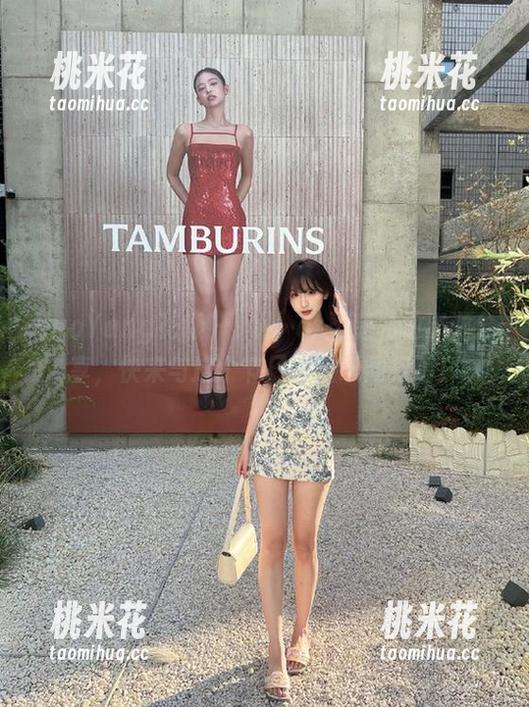 HuaYang花漾 - 玥儿玥er圣诞私拍资源分享，快来与这个节日的快乐同行吧！