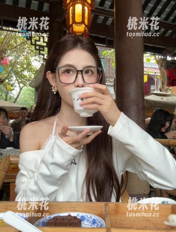 MTMeng模特联盟 - 李李七七喜喜夏日主题写真精选合集：在光影中捕捉璀璨的青春瞬间