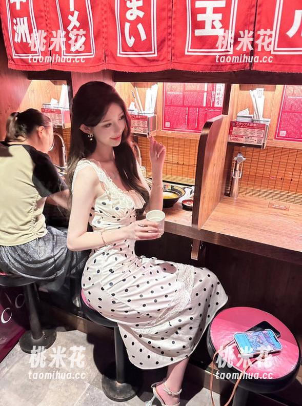 MiStar魅妍社 - 高质量视觉盛宴：刘钰儿裤里丝主题高清写真，绽放独特韵味