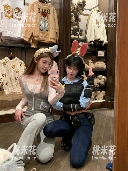 MiStar魅妍社-李梓熙 MiStar魅妍社 - 李梓熙泳池写真合集:优雅与活力的完美图包体验