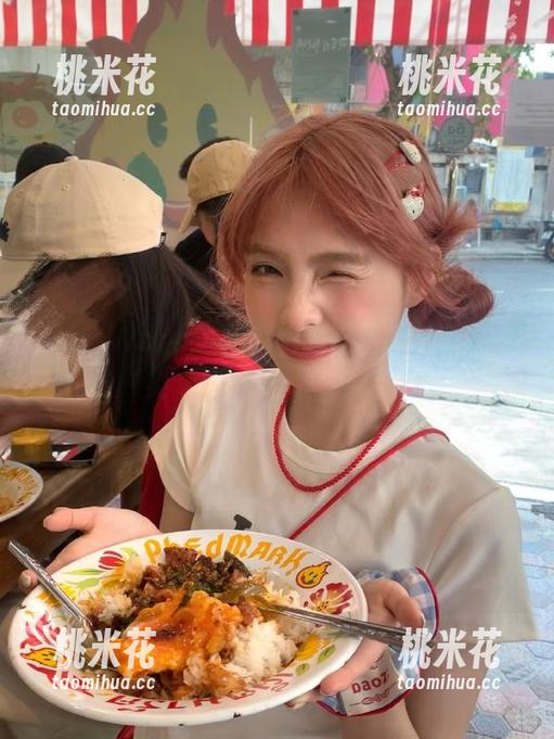 MissWarmJ MissWarmJ护士2B的高清图集,医生也要‘笑’着工作,分享无限幽默!