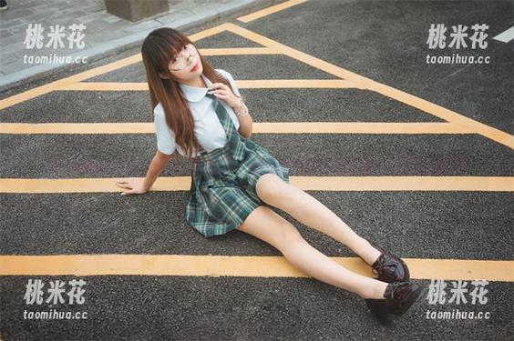 Money冷冷 Money冷冷女王写真合集:精选时刻捕捉优雅与自信的瞬间