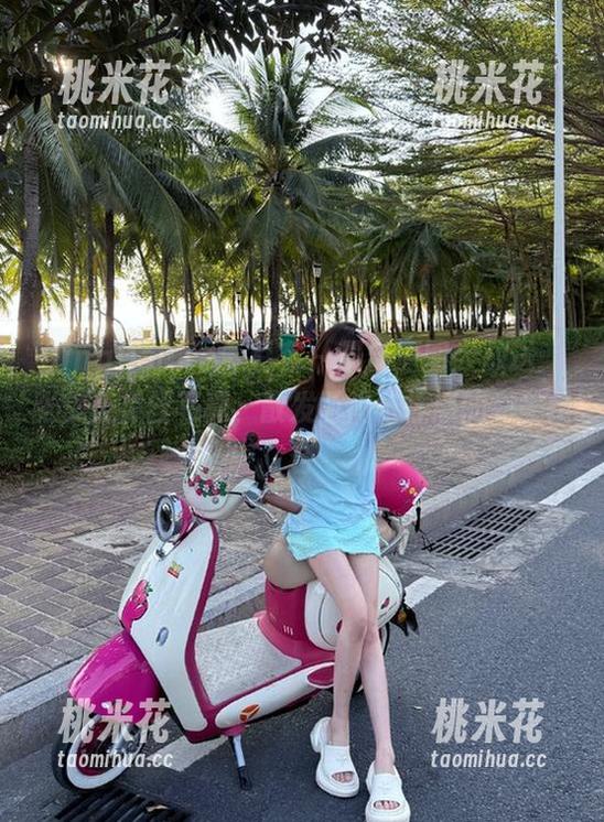 QingDouKe青豆客-张美荧 QingDouKe青豆客 - 最新原图大放送:张美荧黑丝写真,散发时尚与性感的完美结合