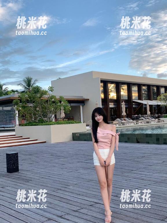 RUISG瑞丝馆-潘琳琳ber RUISG瑞丝馆 - 潘琳琳ber全新比基尼写真集上线更新,带来极致视觉享受与时尚感受!