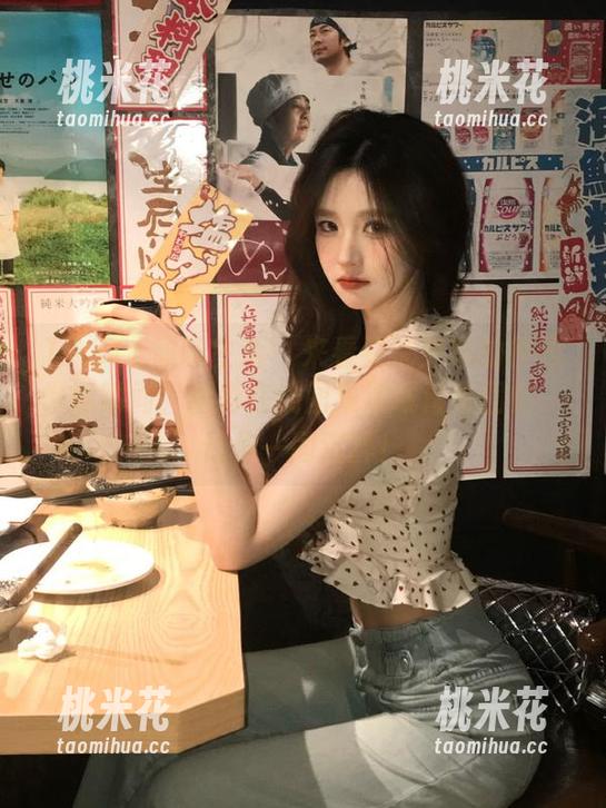 TASTE顽味生活 - 来看看沈梦瑶的校园惬意瞬间，精彩在线图集满载青春回忆，让你一同沉醉！