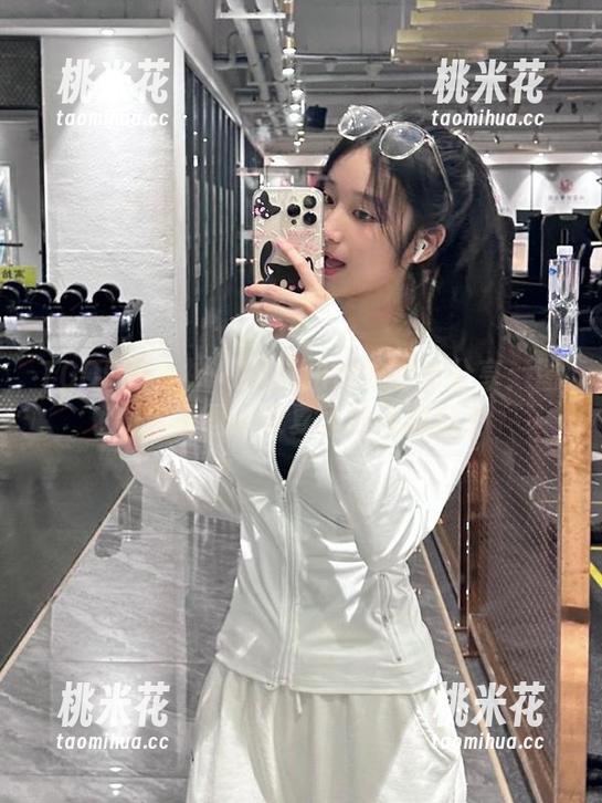 TGOD推女神 - 魏扭扭泳衣写真分享：图册与原图记录夏季的无限魅力