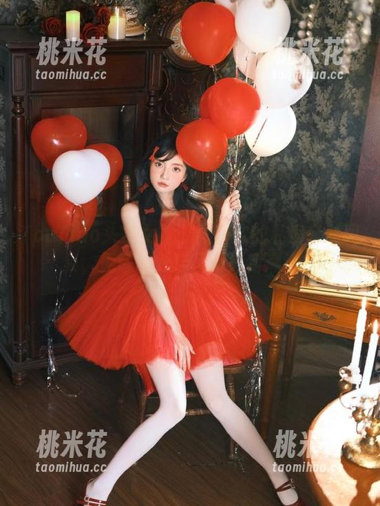 TouTiao头条女神-张蓝欣 TouTiao头条女神 - 张蓝欣的私房套装图集,无意间开启了时尚新潮流?