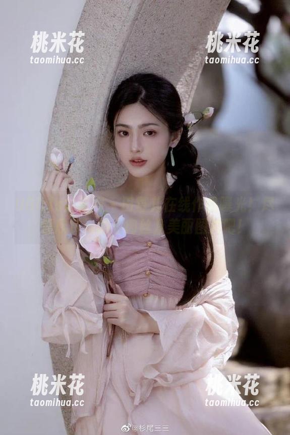 UGirls尤果网-田慕儿 UGirls尤果网 - 田慕儿在线作品曝光!尽情欣赏她的《肉丝》美丽图片吧!