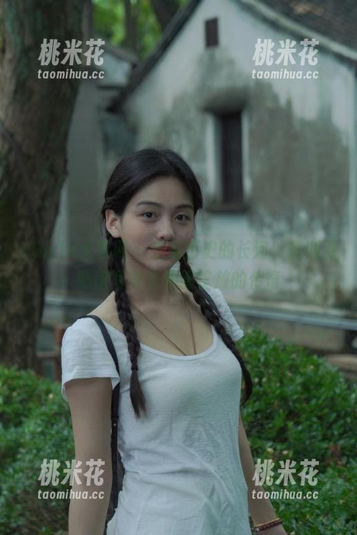 UGirls尤果网 - 穿越历史的长河，黛斯羽私房写真与和服绽放的传奇