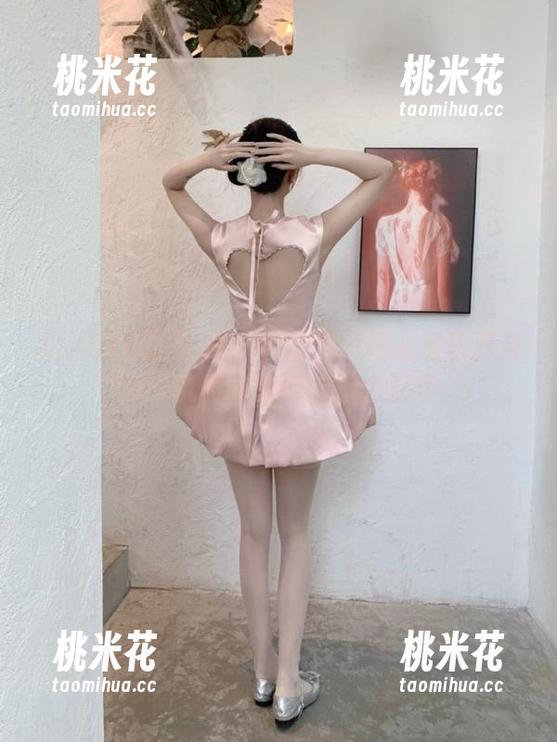 XIAOYU语画界 - 徐莉芝短裙私房写真合集：优雅与俏皮的魅力展示