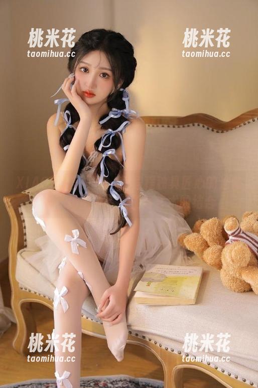 XIAOYU语画界 - 程程程独具匠心的连体衣私拍图集：视觉与艺术的结合