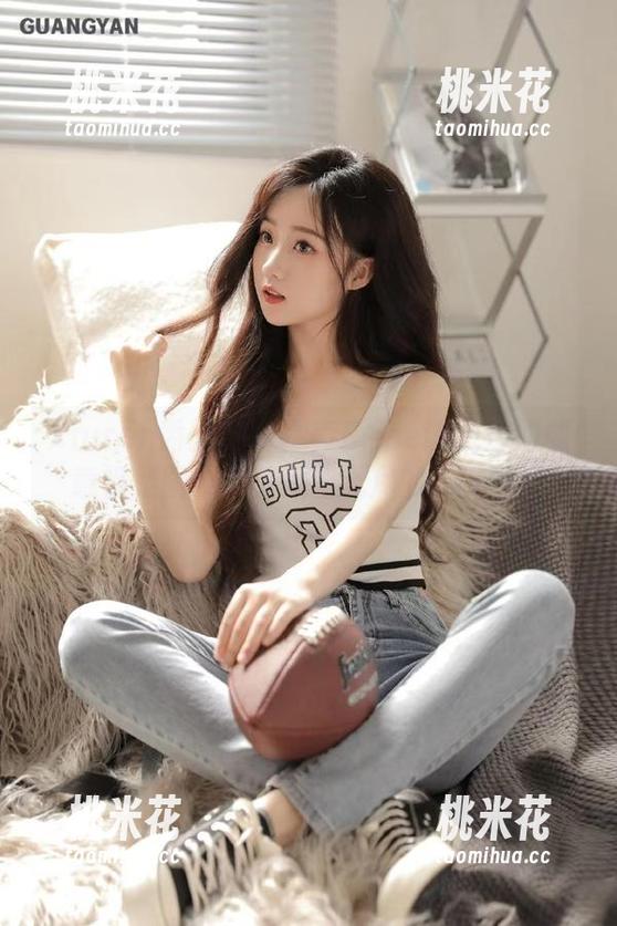 Xiuren秀人网-Elise谭晓彤 Xiuren秀人网 - 探索Elise谭晓彤的创意裸足图集:蕴藏着无尽的少女梦幻