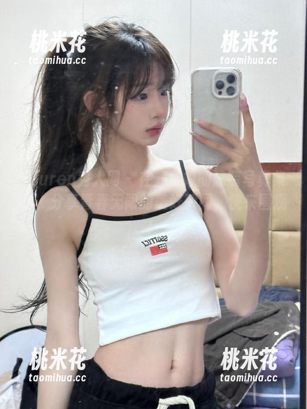 Xiuren秀人网 - 在刘婷婷的泳装写真集中，分享青春无限的美好瞬间，快来围观！