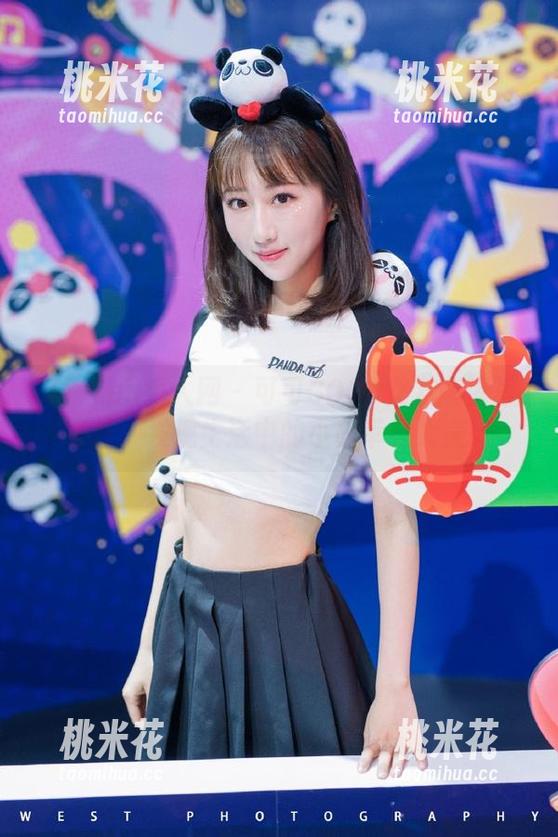 Xiuren秀人网 - 可可COCO女友高清写真集，发现生活中的小确幸与大美好