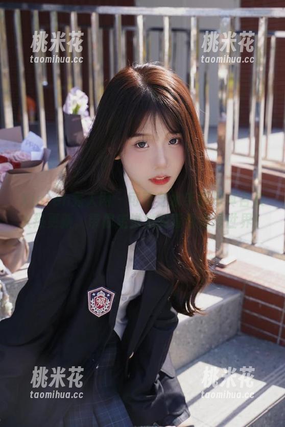 Xiuren秀人网 - 可可芝水手服写真合集火热更新，带你走进她的青春海洋世界！