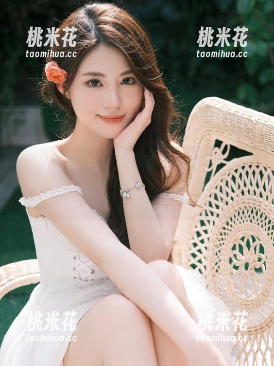 Xiuren秀人网-周井空 Xiuren秀人网 - 关注周井空,让她的内衣图包分享带你体验不一样的优雅与性感,尽显无限风情