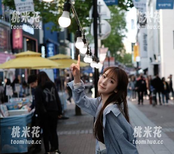 Xiuren秀人网 - 感受奶喵喵的私房JK魅力：多彩图片带来不同风情