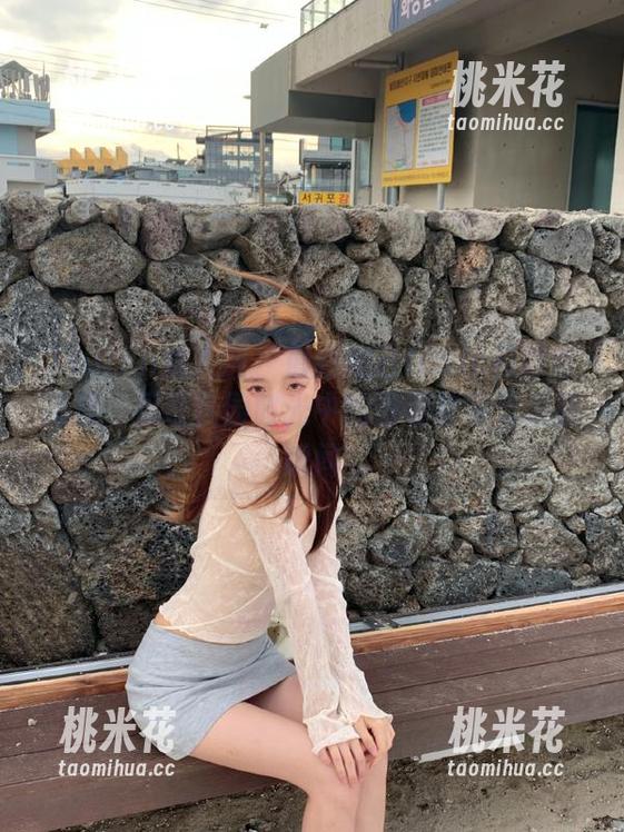 Xiuren秀人网 - 最新妲己toxic校服作品集，见证校园时光中的青春故事与美丽瞬间