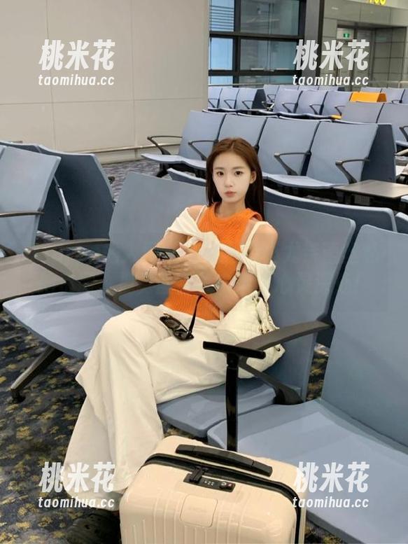 Xiuren秀人网-小尤奈 Xiuren秀人网 - 独家揭晓小尤奈蕾丝私拍资源,视觉盛宴直击你的心灵深处!
