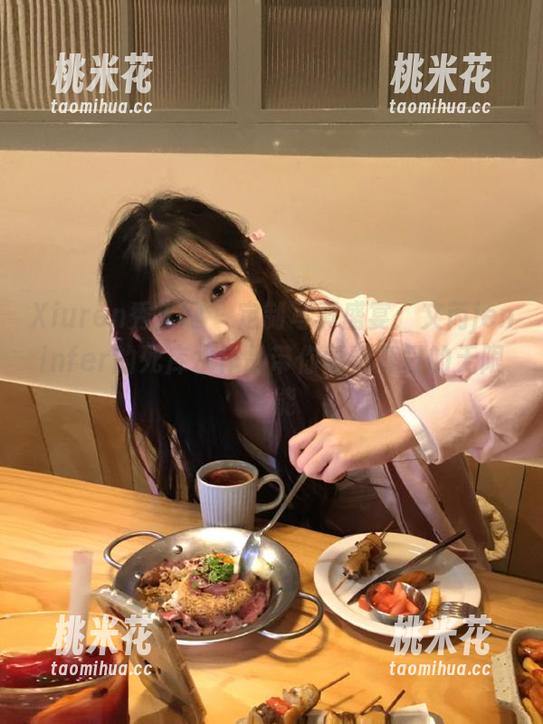 Xiuren秀人网 - 定制写真盛宴：文芮jeninfer的死库水作品带你领略夏日的无限可能