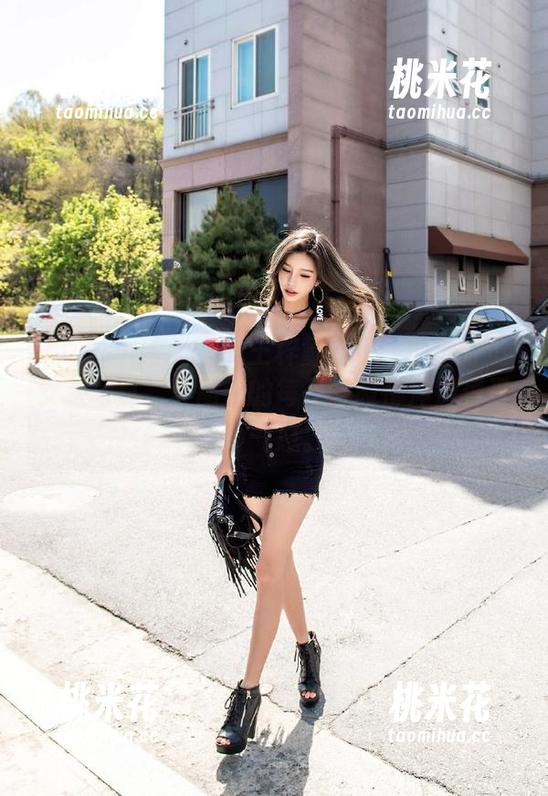 Xiuren秀人网-王梓童Doirs Xiuren秀人网 - 王梓童Doirs倾情打造女孩写真,美图中的每一张脸都洋溢着青春气息。