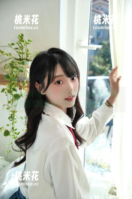 Xiuren秀人网-盼盼已鸠 Xiuren秀人网 - 赏心悦目的盼盼已鸠,礼服写真原图记录每一瞬间的动人