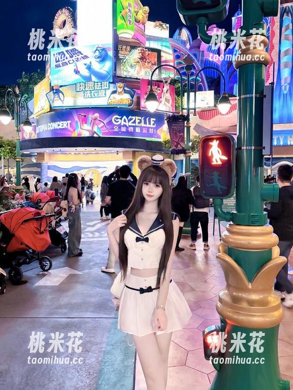 Xiuren秀人网-虞姬儿 Xiuren秀人网 - 探索虞姬儿短裤的全套写真图包,感受夏日清新与迷人魅力!
