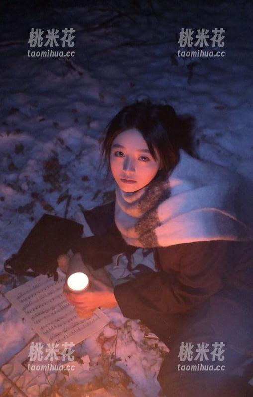 Xiuren秀人网 - 优雅迷人：解读赵惟依coco死库水系列的原图摄影艺术