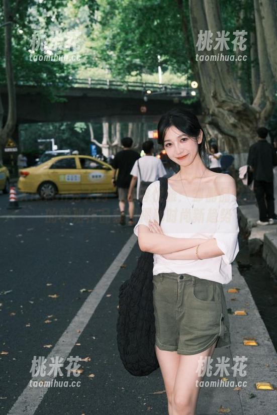 Xiuren秀人网-邹晶晶女王 Xiuren秀人网 - 从容优雅:邹晶晶女王的学姐作品套图揭秘时尚新趋势