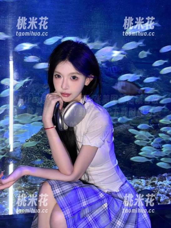 Xiuren秀人网 - 每一张美图都隐藏着故事，陈雅漫VICKY红裙让你下载时尚与美丽的极致体验