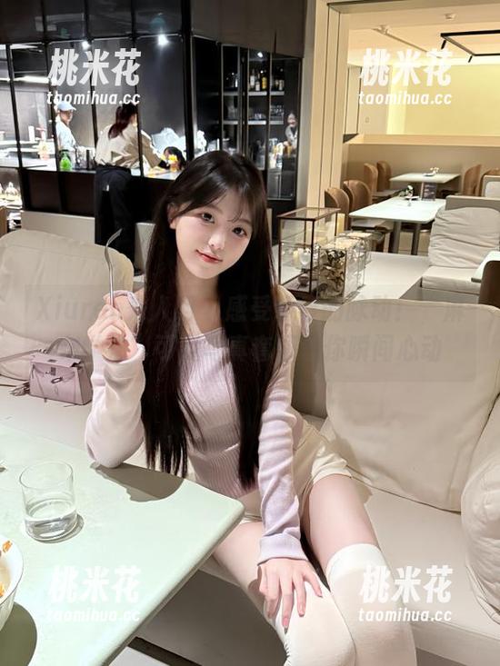 Xiuren秀人网 - 感受青春的脉动！“麻布学妹”可爱写真套图让你瞬间心动