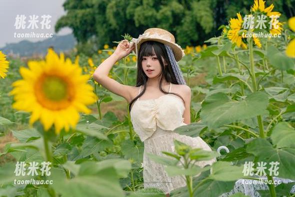 最新写真作品更新，Yiko湿润兔领衔街霸-春丽桃花旗袍的视觉盛宴