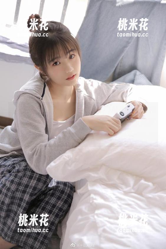 YouMi尤蜜荟-娜娜TINA YouMi尤蜜荟 - 探索娜娜TINA的温柔作品,免费获取她最新的写真集,让你沉醉于美的瞬间!