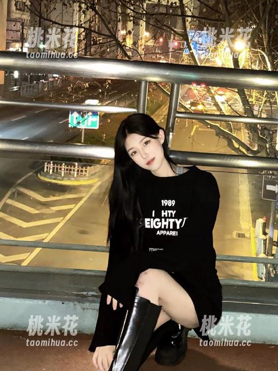 beautyleg - Julia的比基尼作品集分享，记录她与海滩的美丽邂逅