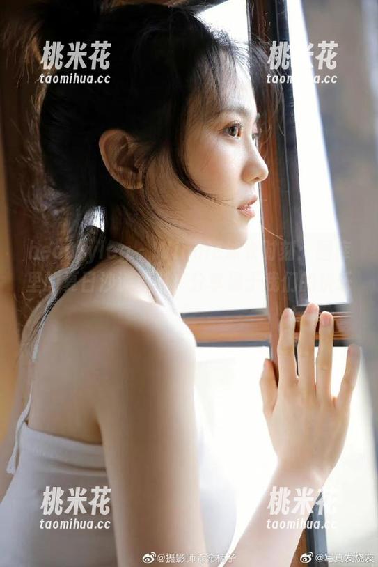 beautyleg-Winnie beautyleg - Winnie泳衣时刻:图库里的夏日沙滩派对,分享属于我们的快乐!