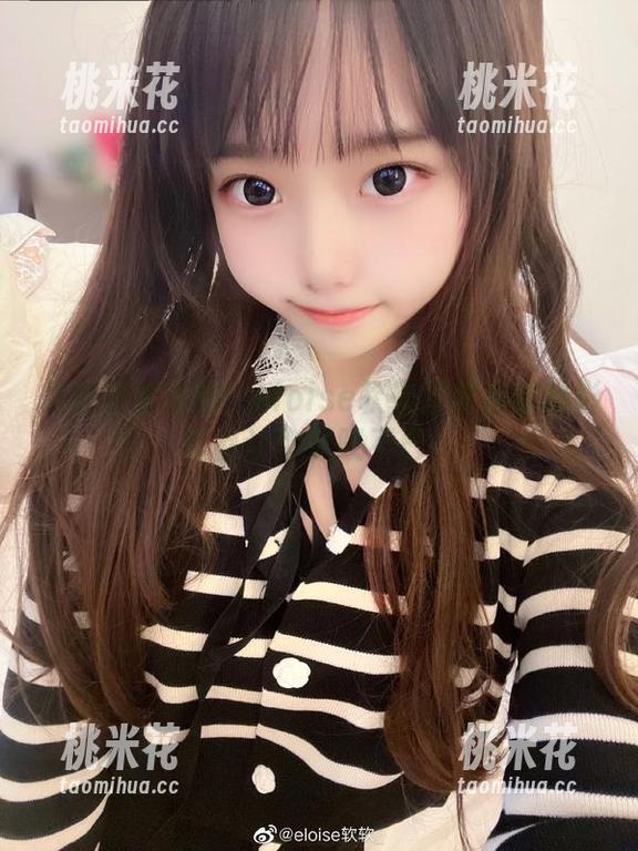 eloise软软 尽在高清美图!eloise软软双拼丝袜摄影作品让你赞叹不已!
