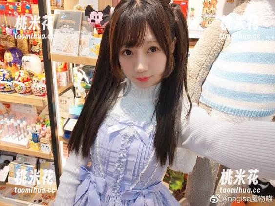 娃娃机梦幻套图：nagisa魔物喵倾情演绎的绝美写真作品