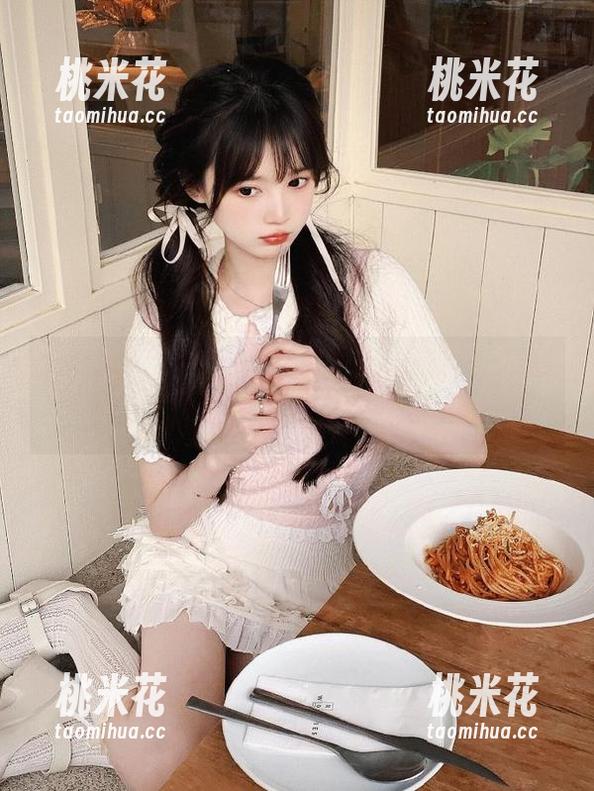 pans-兰心 pans - 品味兰心白裙的独特风格,获取原图,轻松下载欣赏