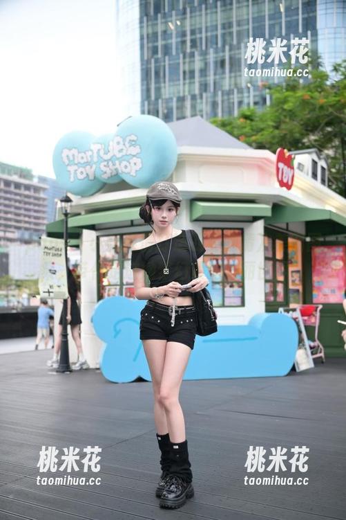 pans-小颖 pans - 小颖倾情打造的《剧情》美图图集,带你走进她梦幻般的绚丽世界。
