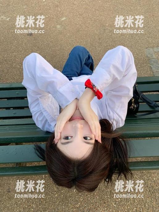 pans-蕾蕾 pans - 最新蕾蕾红裙写真合集:她的优雅与风情交相辉映