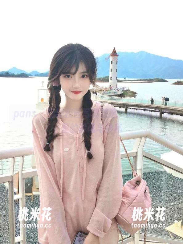 pans-薇妮 pans - 薇妮校园写真精选:她在图书馆里的静谧与神秘