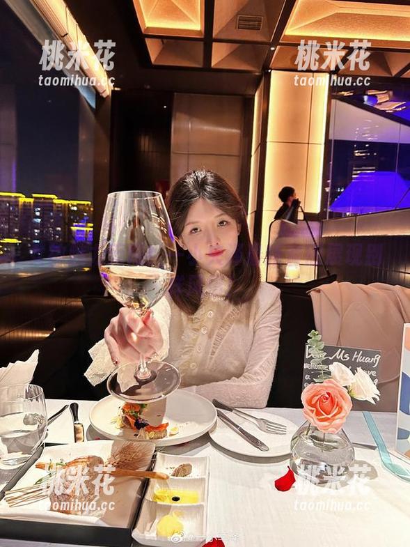 一小央泽 女神魅力无限!一小央泽最新套图展现别样风情!