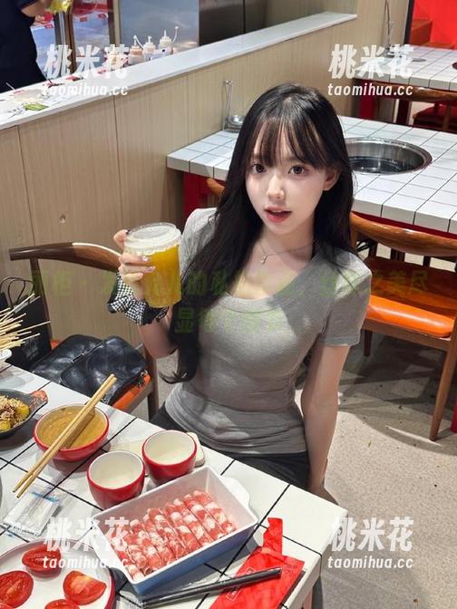 丽柜 - 发现允儿的私拍作品，丝袜之美尽显每个细节