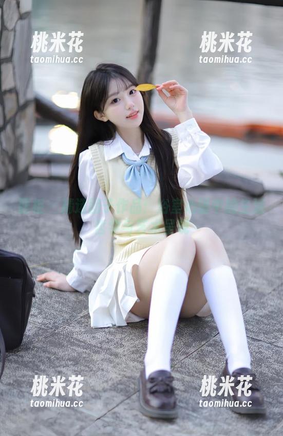 丽柜-团子 丽柜 - 精选团子作品:浴室心语中的生活哲学与艺术呈现