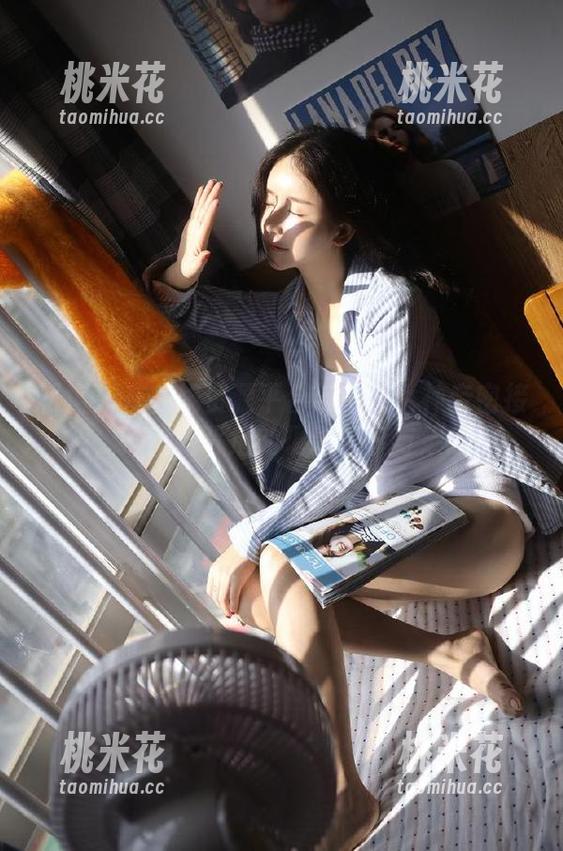 丽柜 - 在在线资源平台与轩轩女神亲密接触，探索她背后的摄影故事与灵感！